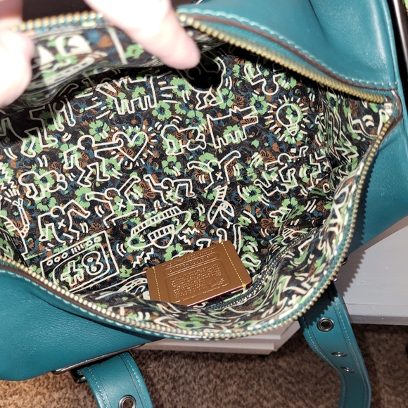 Coach Keith Haring Mailbox Tote RARE!! - Picture 7 of 12